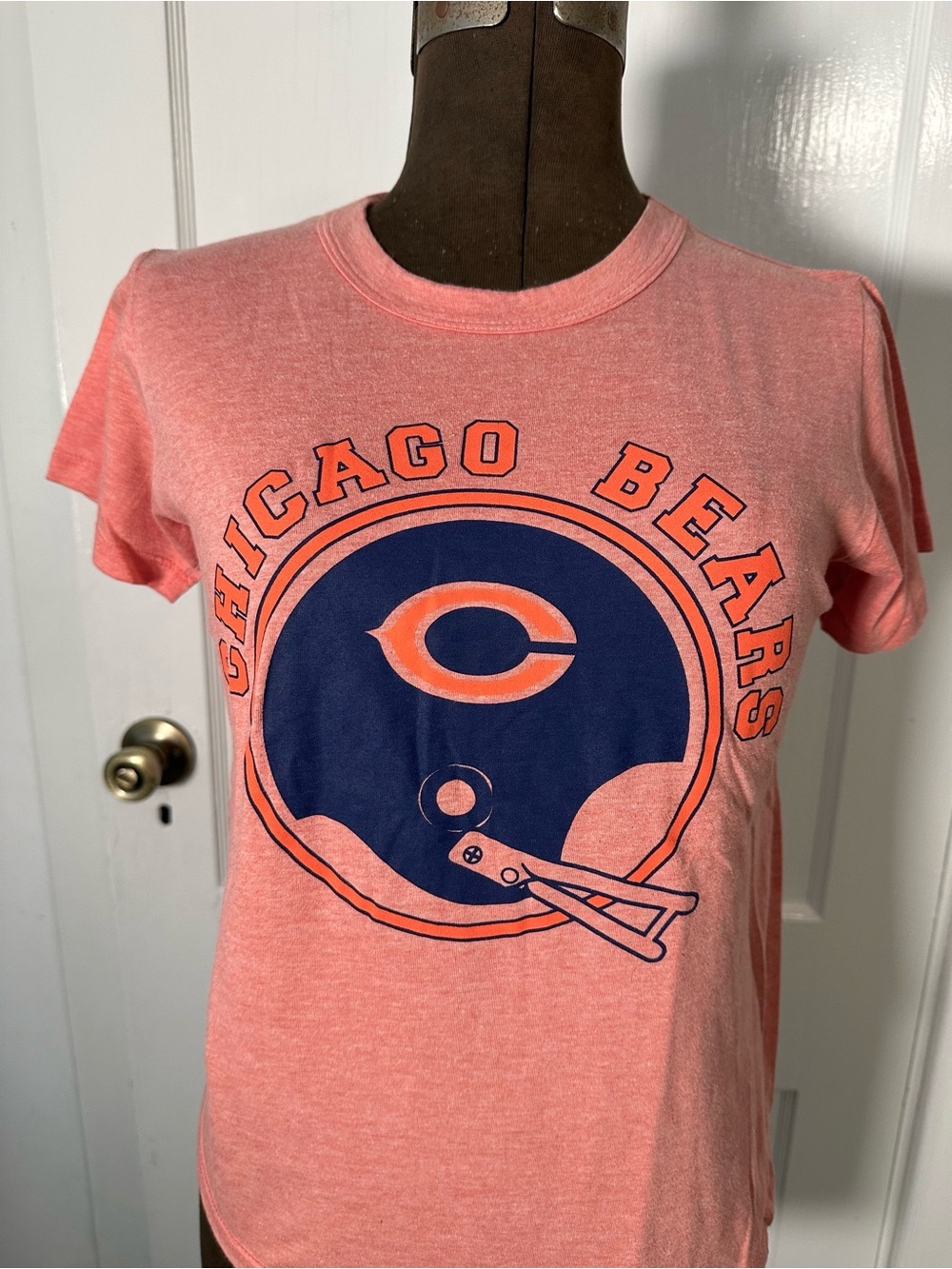 Vintage Chicago Bears Women's Short Sleeve Tee Orange made in USA 50 50 - Picture 2 of 5